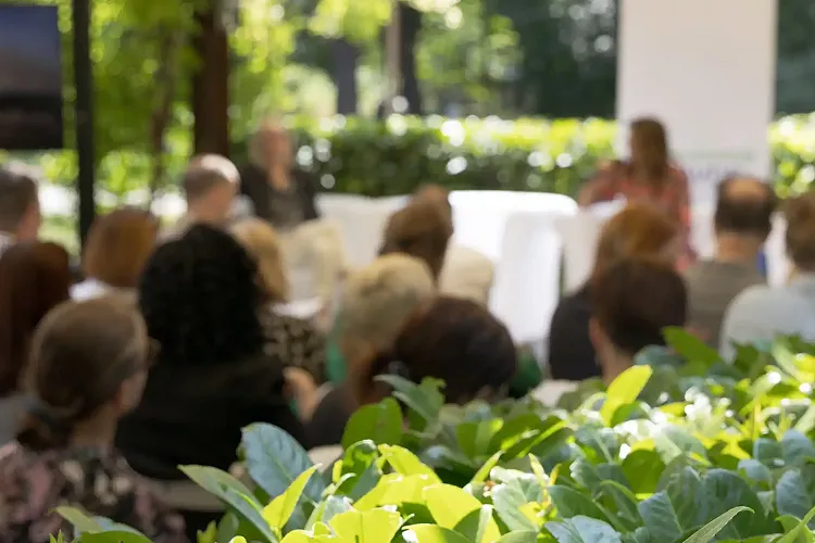 Quels sont les avantages de l'organisation d'un séminaire résidentiel sur plusieurs jours ?